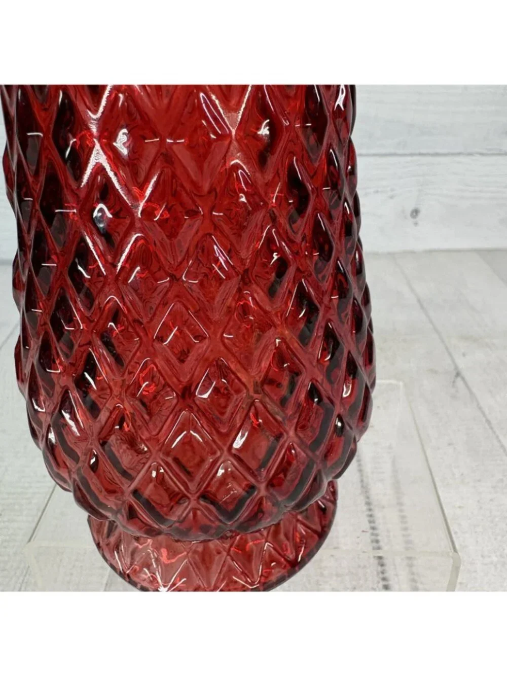 Ruby Red 993# Criss Cross Diamond Design 8.5
